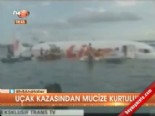 endonezya - Uçak kazasından mucize kurtuluş  Videosu