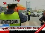 cin halk cumhuriyeti - Çin polisinden kırmızı ışık halatı  Videosu
