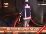 İstanbul'da bir ahşap bina daha kül oldu  online video izle