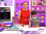 ebru salli - Ebru Şallı Tan canlı yayında oğluyla 23 Nisan bisküvisi yaptı Videosu