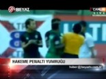 endonezya - Hakeme penaltı yumruğu  Videosu
