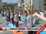 Anneler gününde Boğaz'a karşı yoga  online video izle