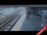 yolcu treni - Minik Bebek Az Kalsın Trenin Altında Kalıyordu Videosu