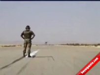 savas pilotu - Adamın üzerinden F16 geçiyor Videosu