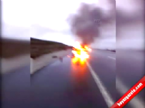 otomobil yangini - Seyir halindeyken cayır cayır yandı Videosu
