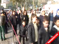 saygi durusu - Atatürk Dolmabahçe Sarayı'nda Anıldı  Videosu