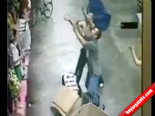 cinli - Balkondan Düşen Bebeği Havada Yakaladı Videosu
