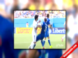 Suarez, Rakibi Chiellini'nin Omzunu Isırdı (İtalya - Uruguay Maçı)