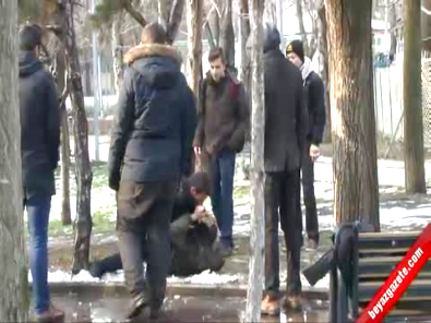 ogrenci kavgasi - Ankara Kurtuluş Parkı'nda Yumruk Yumruğa Liseli Kavgası!  Videosu