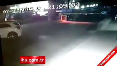 AK Parti binasına bomba yerleştiren terörist kamerada 