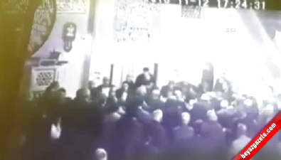 cinayet ani - Namaz kıldıran imamın bıçaklandığı dehşet anları kamerada Videosu