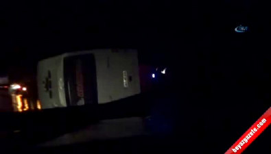 tur otobusu - Tur otobüsü devrildi 23 kişi yaralandı  Videosu