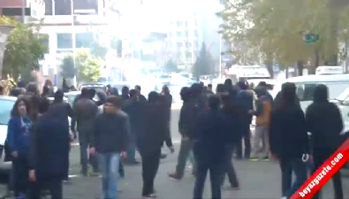 teroristler - Sur'a Yürümek İsteyen Gruba Polis Müdahalesi  Videosu