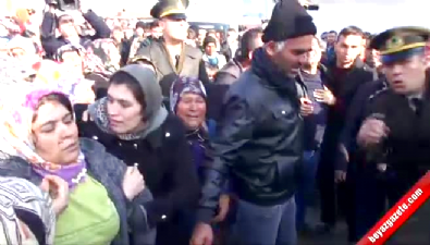 cemevi - Şehit Erdoğan Kaya'nın cenaze töreninde gözyaşları sel oldu  Videosu