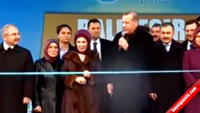 demba ba - Erdoğan'a Demba Ba süprizi  Videosu