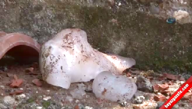 buz kutlesi - Antalya'da gökten buz kütlesi düştü, evin çatısı parçalandı  Videosu