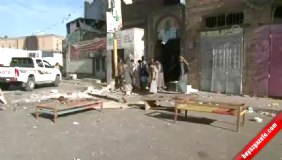 yemen - Yemen'de camide intihar saldırısı  Videosu