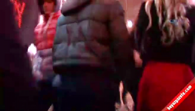 istiklal caddesi - Cinsel tacizciler Taksim'de meydana çıktı  Videosu