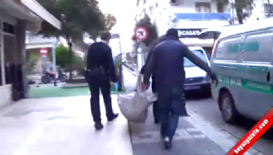 Annesinin cesediyle 1 hafta yaşadı