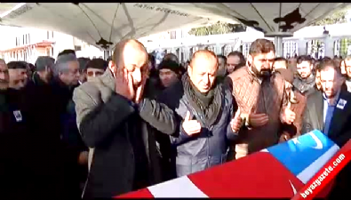 Rusların peşinde olduğu komutan MHP'li şehidin cenazesine katıldı 
