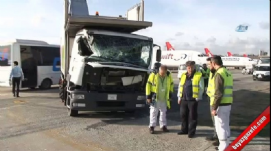ataturk havalimani - Atatürk Havalimanı'nda kamyon jete çarptı Videosu