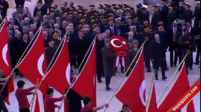 mustafa kemal ataturk - Devlet Erkanı Anıtkabir'de  Videosu