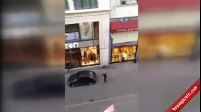 istiklal caddesi - Taksim'de silahlı çatışma anı kamerada Videosu