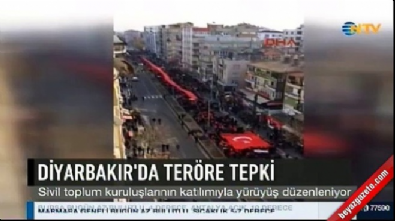 Diyarbakır'da binlerce kişi teröre tepki yürüyüşünde buluştu 