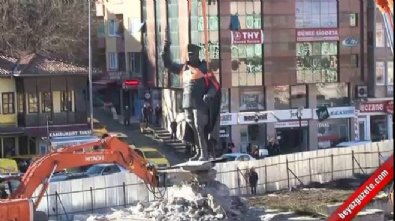 ataturk heykeli - Atatürk heykelinin taşınmasında gerginlik Videosu