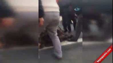 polis araci - Vatandaşlar polislerin yardımına koştu  Videosu