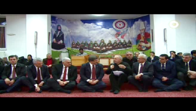 ahmet davutoglu - Başbakan Davutoğlu Erzincan'da cemevini ziyaret etti  Videosu