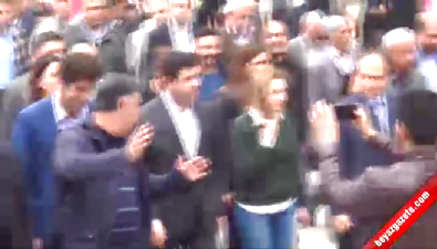 selahattin demirtas - Demirtaş terörist mezarı başında dua etti Videosu