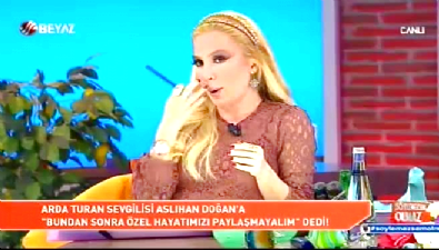 aslihan dogan - Arda Turan ile Aslıhan Doğan 20 gündür ayrı mı?  Videosu