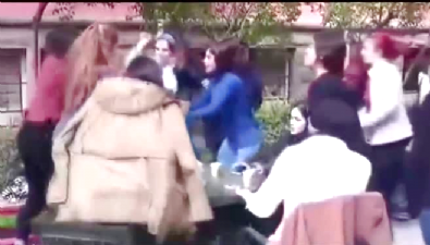 kiz kavgasi - Kız öğrencilerden tacizciye meydan dayağı Videosu