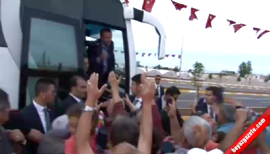Cumhurbaşkanı Erdoğan tramvay kullandı Videosu