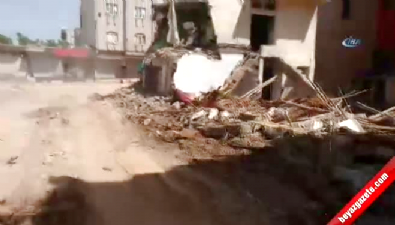 pkk - Teröristler Nusaybin'i harabeye çevirdi  Videosu