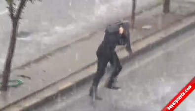 sagnak yagmur - İzmir'De sağanak yağış Videosu