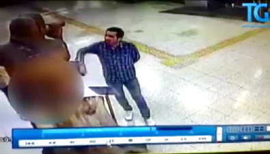 İzmir'deki çıplak heykele balyozlu saldırı 