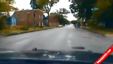 1 saniye sonra yıldırım düştü