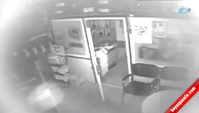 hirsiz - Kağıt toplama arabasıyla hırsızlık kamerada  Videosu
