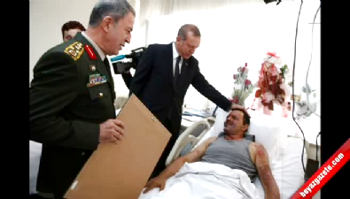 Cumhurbaşkanı Erdoğan GATA'da yaralı Binbaşıyı ziyaret etti 