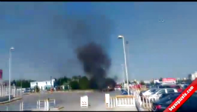 yangin panigi - Atatürk Havalimanı'nda araç yangını Videosu