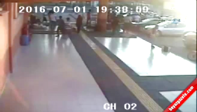 Benzin döküp kendisini yaktı 