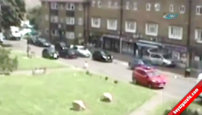 Kaçırılmak istenen kız araçtan böyle atladı 