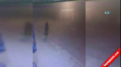 bicakli saldiri - 22 yerinden bıçaklayıp kulaklarını kesti  Videosu