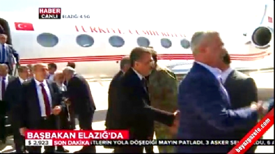 milli savunma bakani - Başbakan Yıldırım Elazığ'a iniş yaptı  Videosu