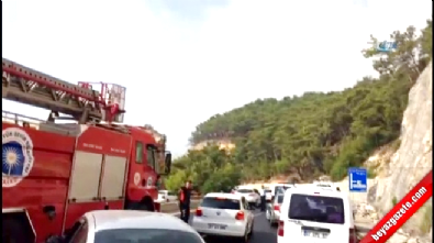 kemer belediyesi - Antalya Kemer'de askeri araca saldırı: 2 yaralı  Videosu