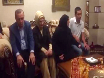 Cumhurbaşkanı Recep Tayyip Erdoğan şehit evinde Kur'an okudu 