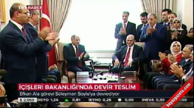 suleyman soylu - Efkan Ala görevi Süleyman Soylu'ya devretti  Videosu