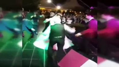 yasli adam - 80’lik dedenin gelinle dansı izlenme rekorları kırıyor  Videosu